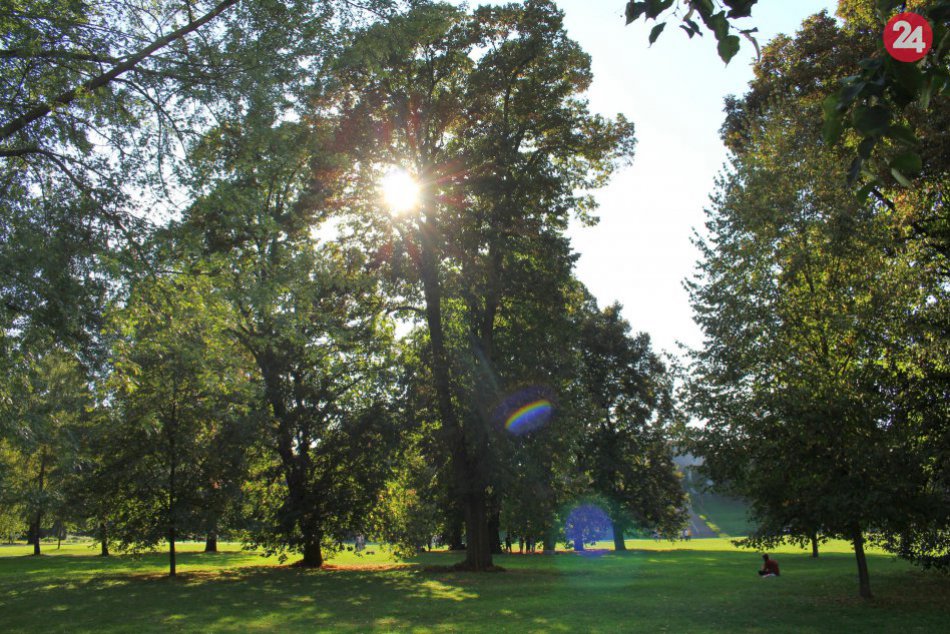 V OBRAZOCH: Slnečný septembrový deň v bystrickom parku