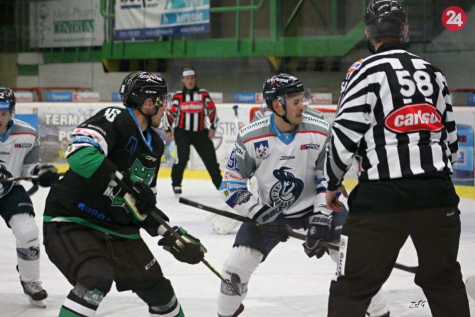 Hokejisti Nových Zámkov porazili Poprad a získali Vyšehradský pohár