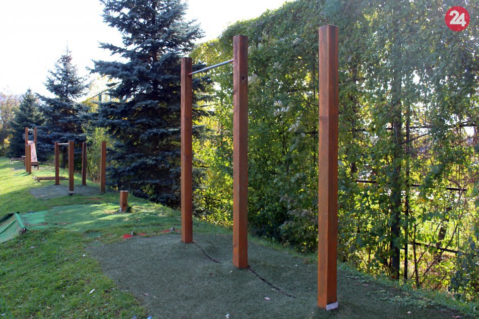 V OBRAZOCH: Pohľad na zaplakanie. Bystrické ihriská Buď fit v dezolátnom stave