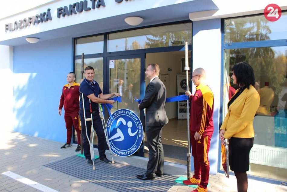 V OBRAZOCH: Filozofická fakulta UMB už môže využívať nový telovýchovný objekt