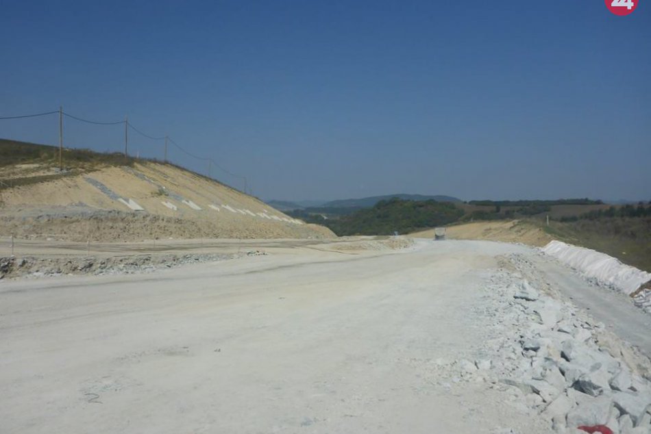 Diaľničný úsek Lietavská Lúčka - Višňové - Dubná Skala v Auguste 2018