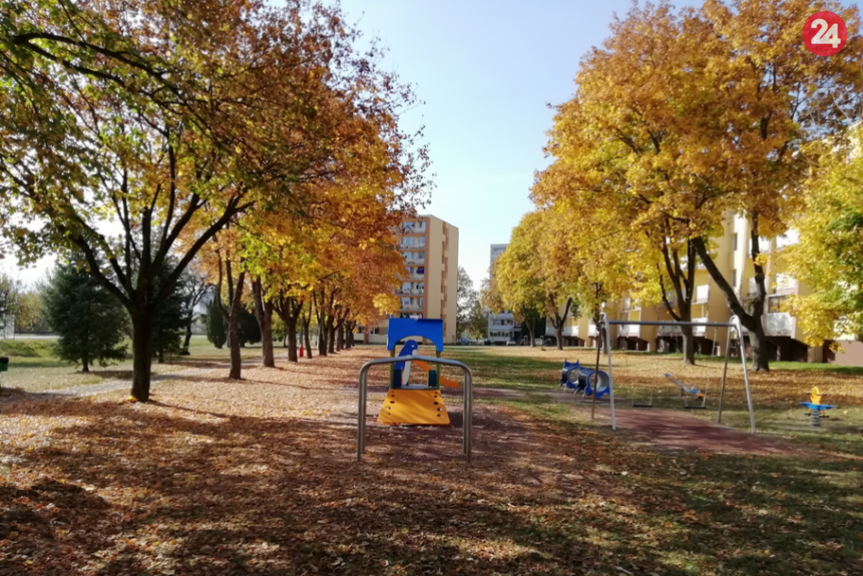 OBRAZOM: Deti na Sídlisku II A v Humennom sa môžu tešiť z nového ihriska