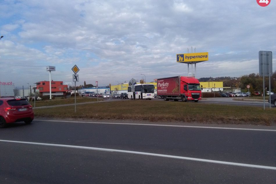 V OBRAZOCH: Frekventovaná križovatka sa zmení na kruhovú