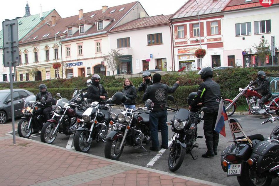 V OBRAZOCH: Posledný rachot bystrických motorkárov. Takto ukončili sezónu