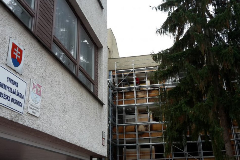 Považskobystrická priemyslovka sa rekonštruuje: Takto to na nej vyzerá