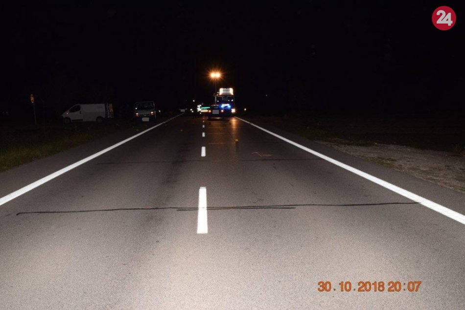 Cyklista (61) zrážku z dovama autami neprežil: FOTO z meita nehody