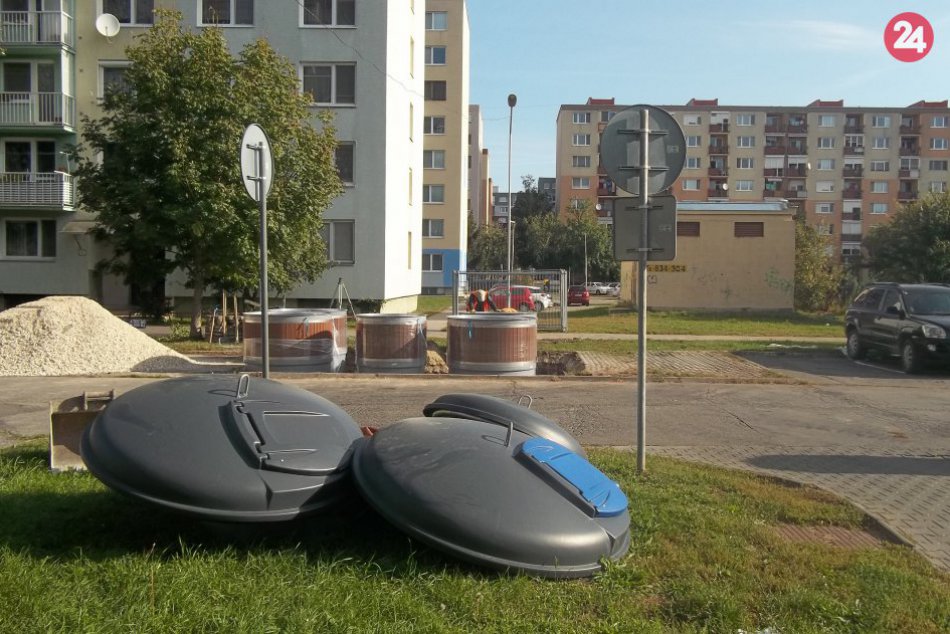 V Šali osádzajú polopodzemné kontajnery: Používať sa budú po skončení prác, FOTO