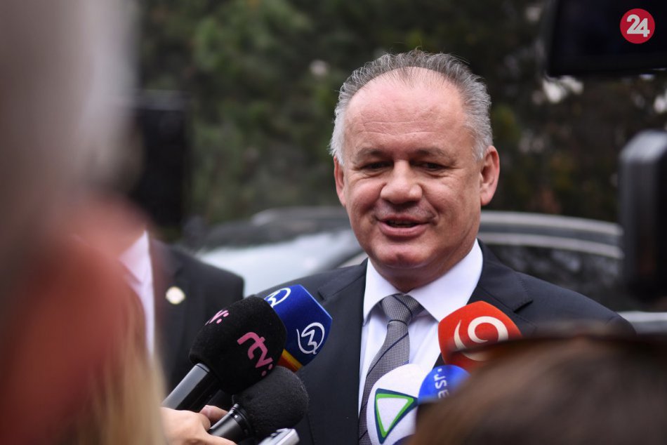 FOTO: Prezident Kiska odvolil s manželkou doma v Poprade