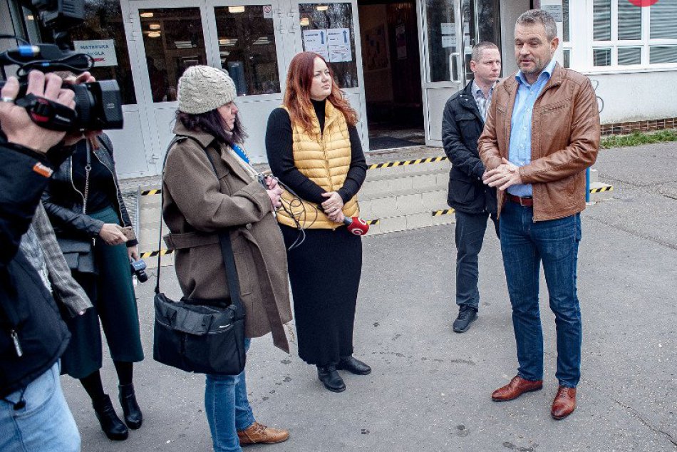 Premiér Pellegrini už odvolil v Banskej Bystrici