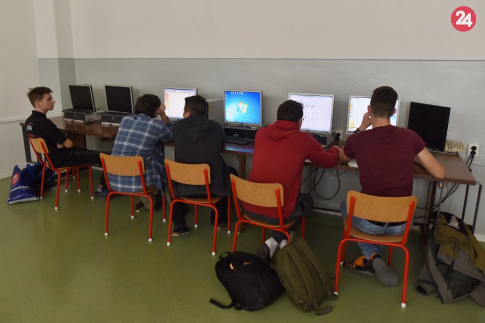 V OBRAZOCH:  SOŠ energetická v Trnave