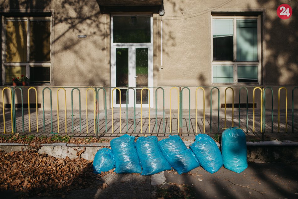 V OBRAZOCH: Dobrovoľníci z Projektu Godzone pomáhali v uliciach Bystrice