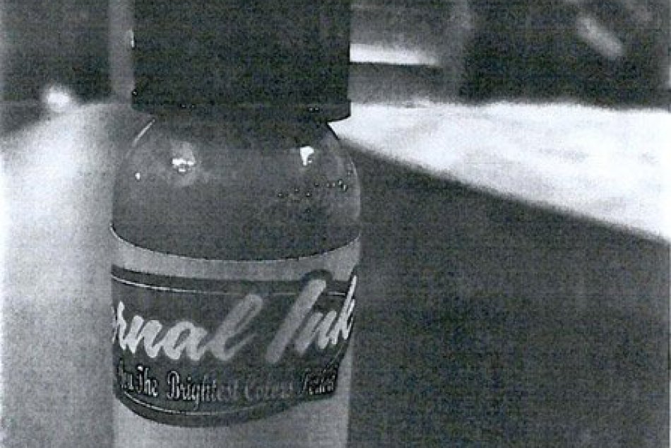 Odborníci upozorňujú nebezpečnú ústnu vodu a tetovaciu farbu