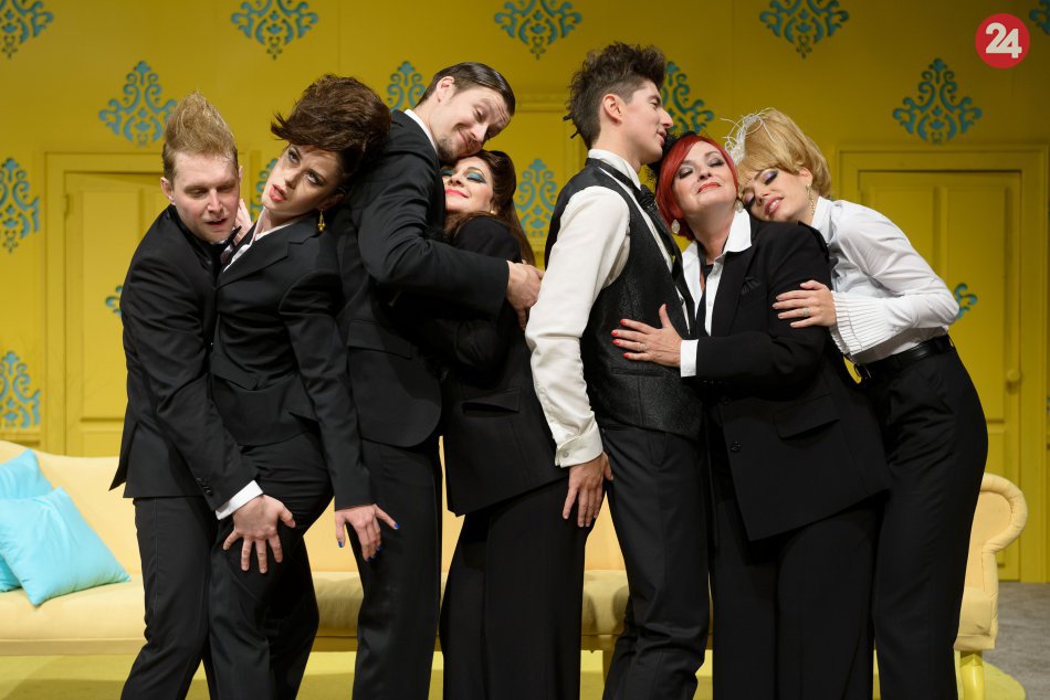 DAB v Nitre má na doskách ďalší hit: Dámsky krajčír rozosmial celú sálu, FOTO