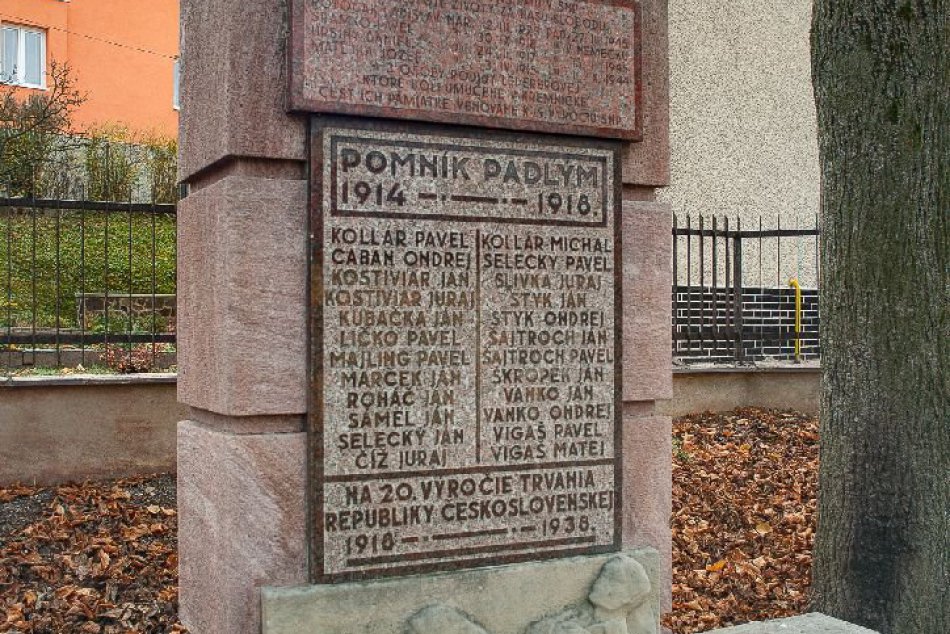 V OBRAZOCH: Busta M. R. Štefánika v Banskej Bystrici