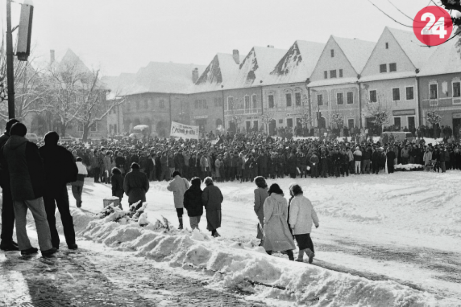 OBRAZOM: Takto sa v novembri 1989 štrajkovalo v Bardejove