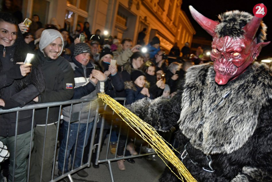 OBRAZOM: Pochod čertov 2017 v Piešťanoch