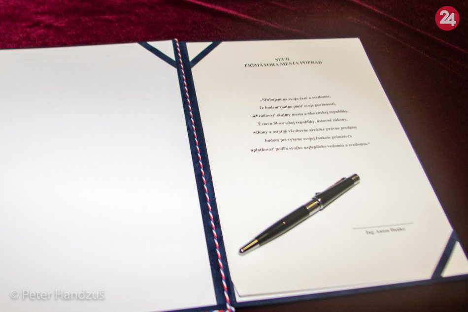 Sledujte ONLINE: Úradu sa ujíma staronový primátor Anton Danko