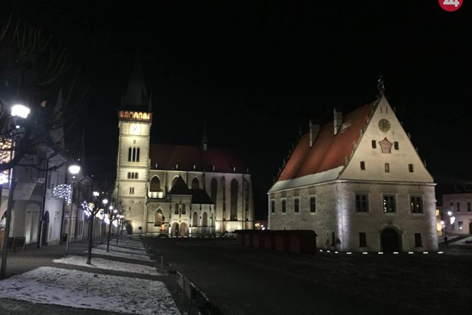 OBRAZOM: Vianočná výzdoba krásne rozžiarila centrum Bardejova