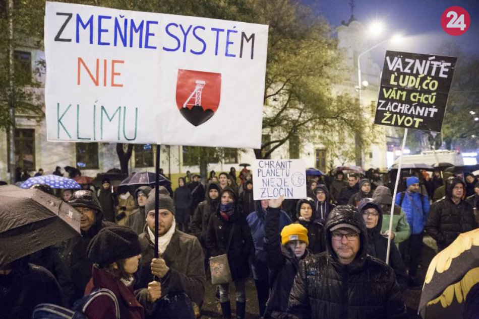 Podpora aktivistov Greenpeace, zhromaždenie v Bratislave