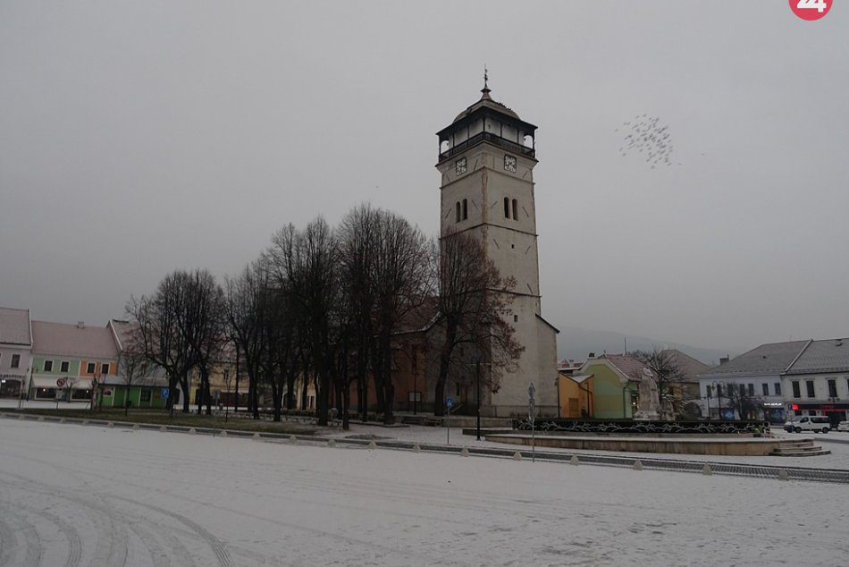 Obrazom: Prvý sneh v Rožňave a zasnežená Súľová