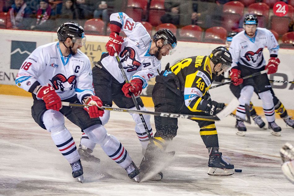 V OBRAZOCH: Bystrickí hokejisti doma zdolali Detvanov