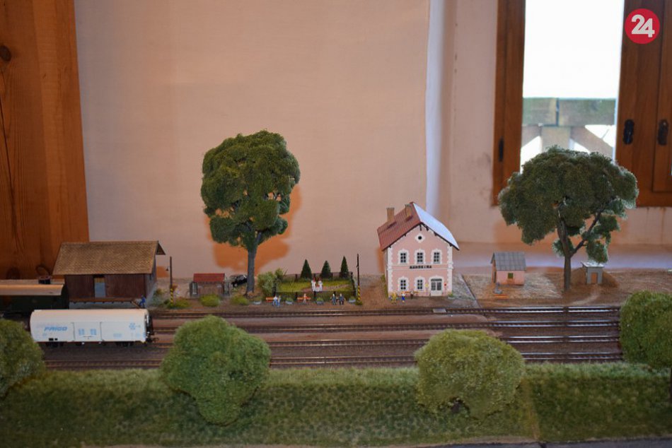 OBRAZOM: Výstava vláčikov na Trenčianskom hrade