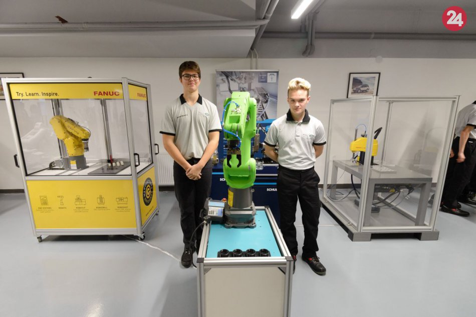 V Nitre otvorili nové vzdelávacie centrum vybavené robotmi