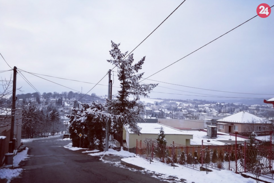 Vybrali sme sa do ulíc: Perinbaba dodala Humennému zimnú atmosféru