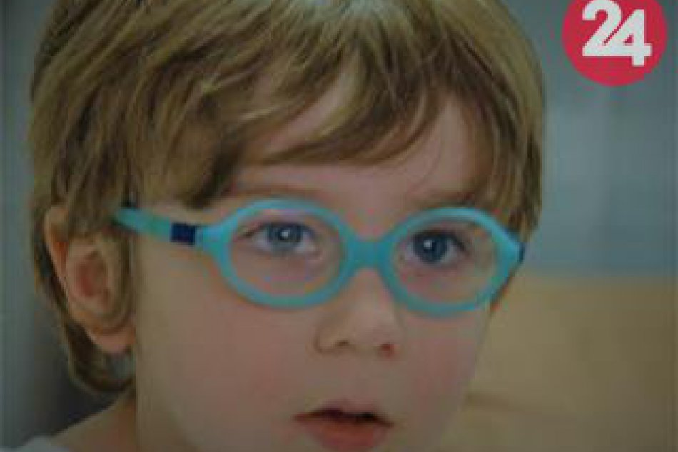 Chlapček na fotkách je Teo z Prešova: Musí bojovať s ťažkým údelom