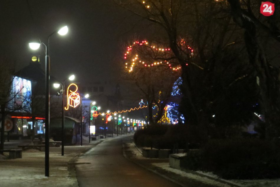 FOTOGALÉRIA: Vychutnajte si michalovské námestie odeté do vianočného šatu