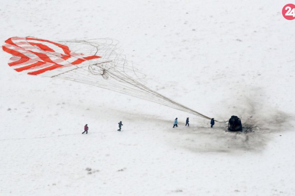 Úspešný návrat trojice kozmonautov