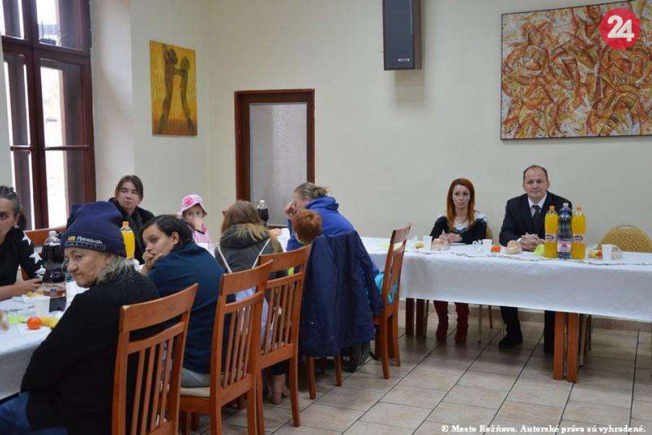 Obrazom: Sociálne slabším spríjemnili sviatky