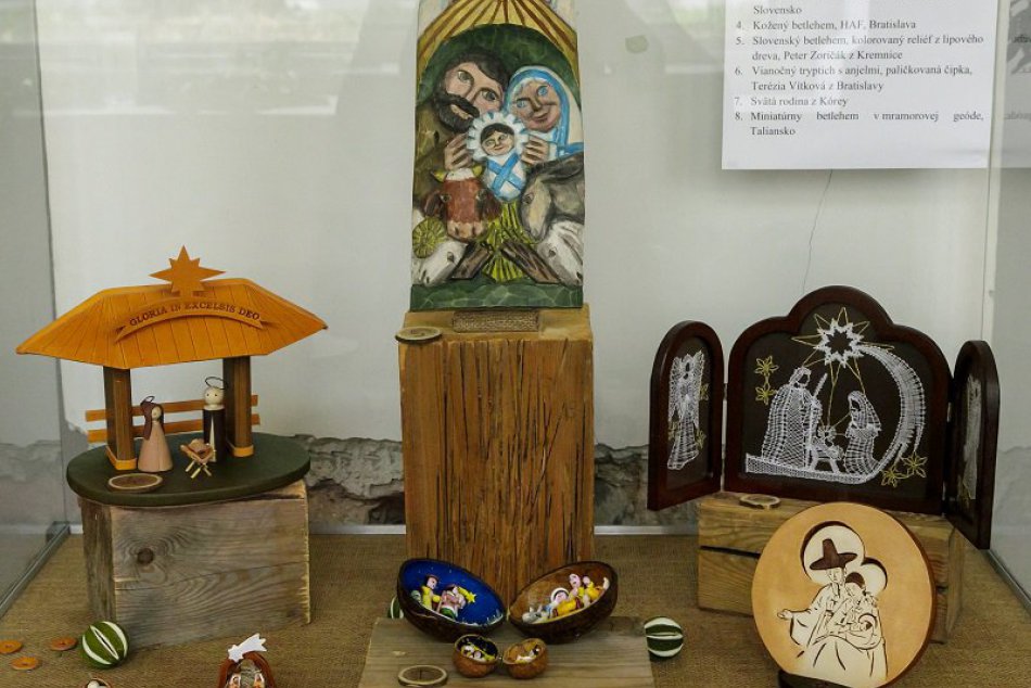 Výstava betlehemov u Františkánov