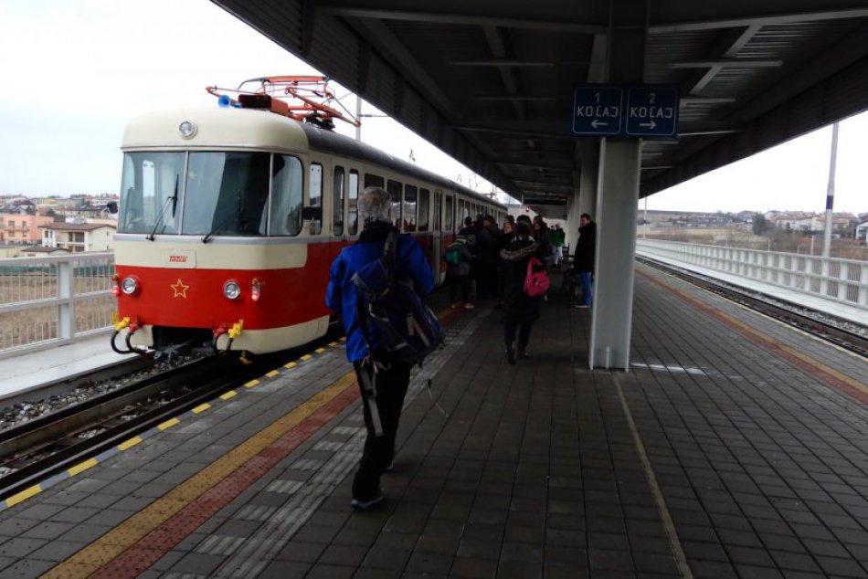 Niečo pre priaznivcov veteránov: Do Tatier sa môžete odviezť na Trojčati