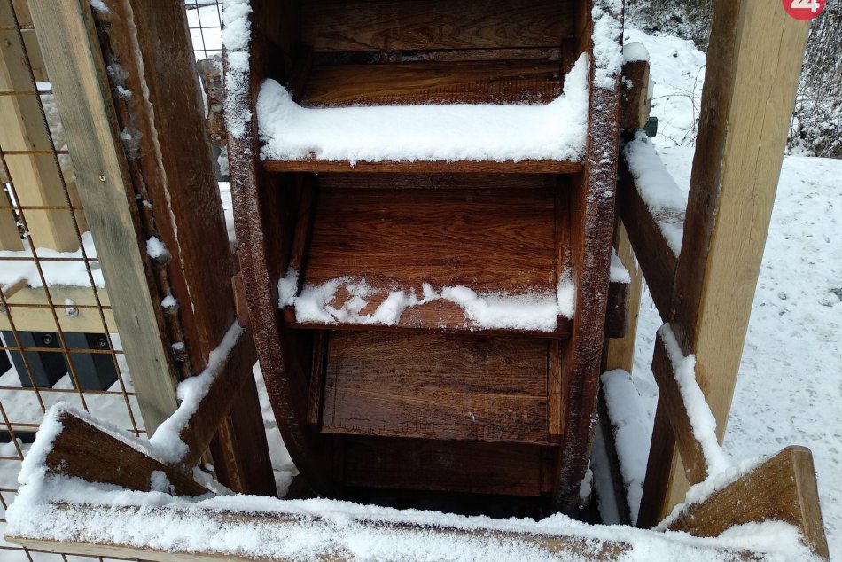 Nová zaujímavosť v Gelnici na FOTKÁCH: Historický banský drviaci stroj pochwerk!