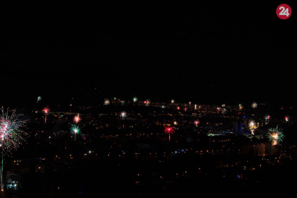 V OBRAZOCH: Novoročné oslavy zachytené z výšky Malachovských skaliek