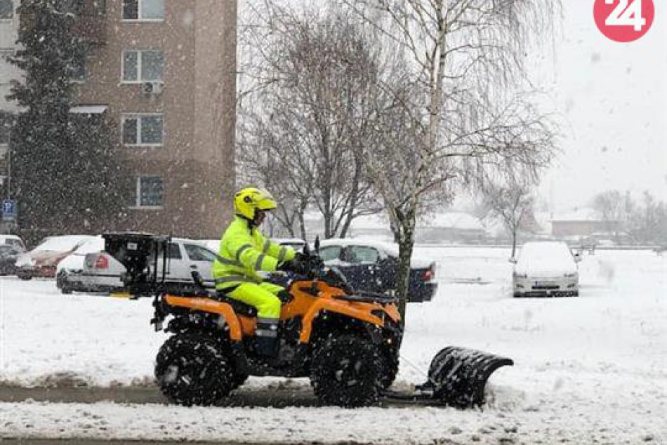 Nové štvorkolky na odhŕňanie snehu v Nových Zámkoch