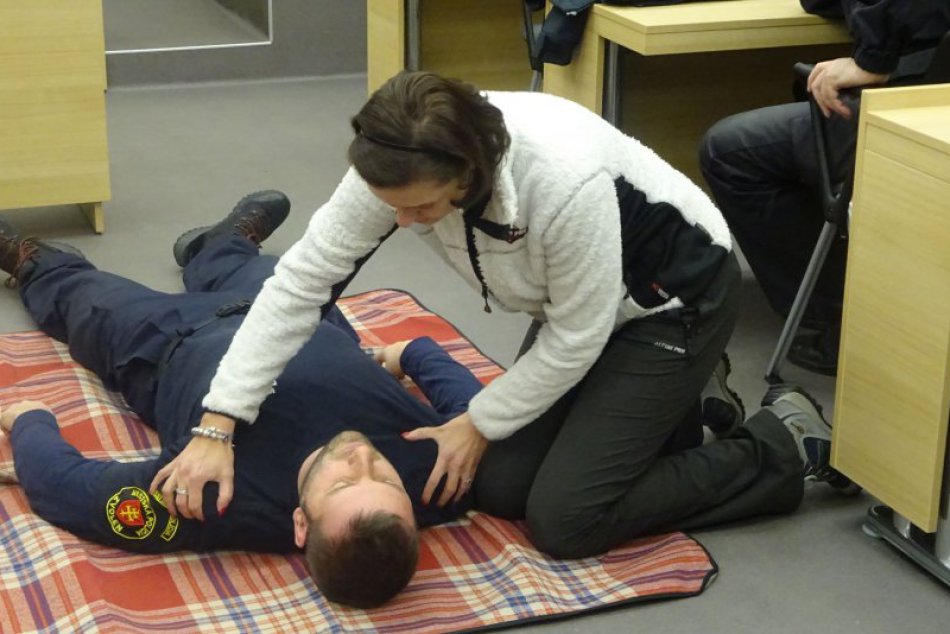 V OBRAZOCH: Školenie prvej pomoci so zameraním na záchranu života