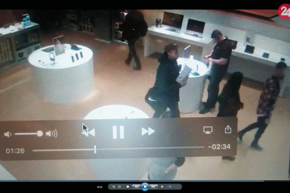 FOTO: Polícia v Trnave pátra po totožnosti neznámeho  muža