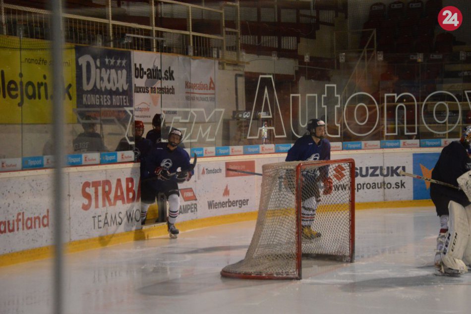 V OBRAZOCH: Derby GAS vs. Taják zaplnilo bystrický zimák gymnazistami