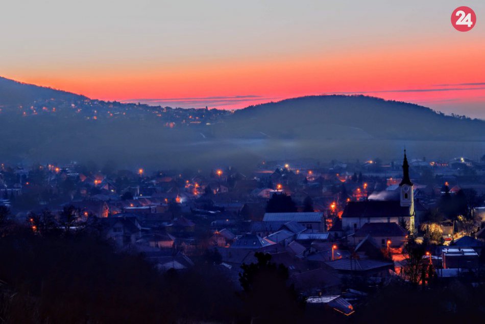 Pohľad, pre ktorý sa oplatí privstať: Východ Slnka nad Nitrou: FOTO
