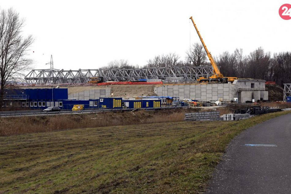 Výstavba diaľnice D4 a rýchlostnej cesty R7