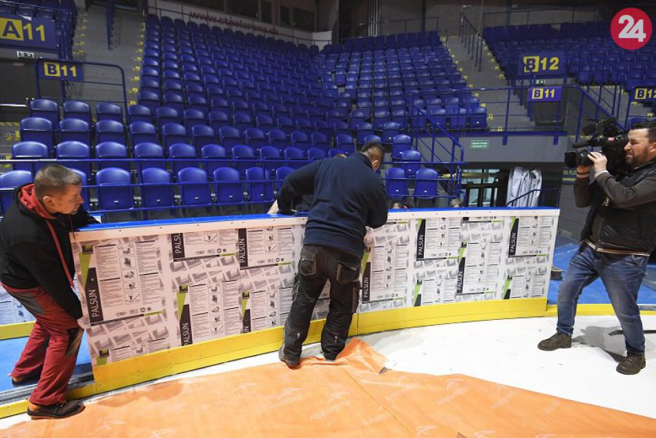 Steel Aréna v Košiciach výmena mantinelov