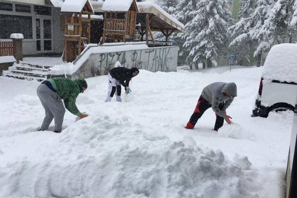 V OBRAZOCH: Na bystrickej Fončorde vyrástol mega snehuliak