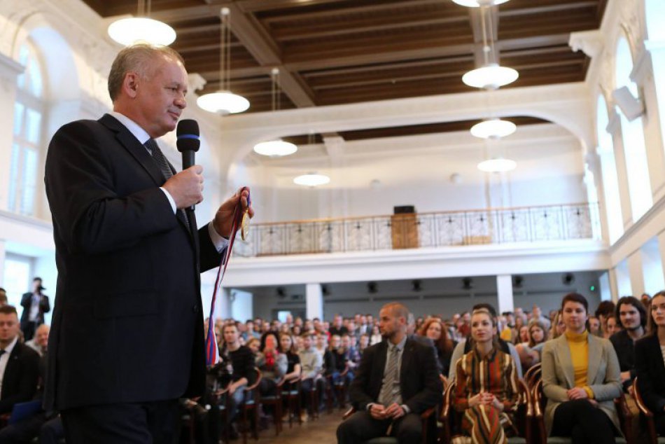 Kiska si prevzal Veľkú zlatú medailu Masarykovej univerzity