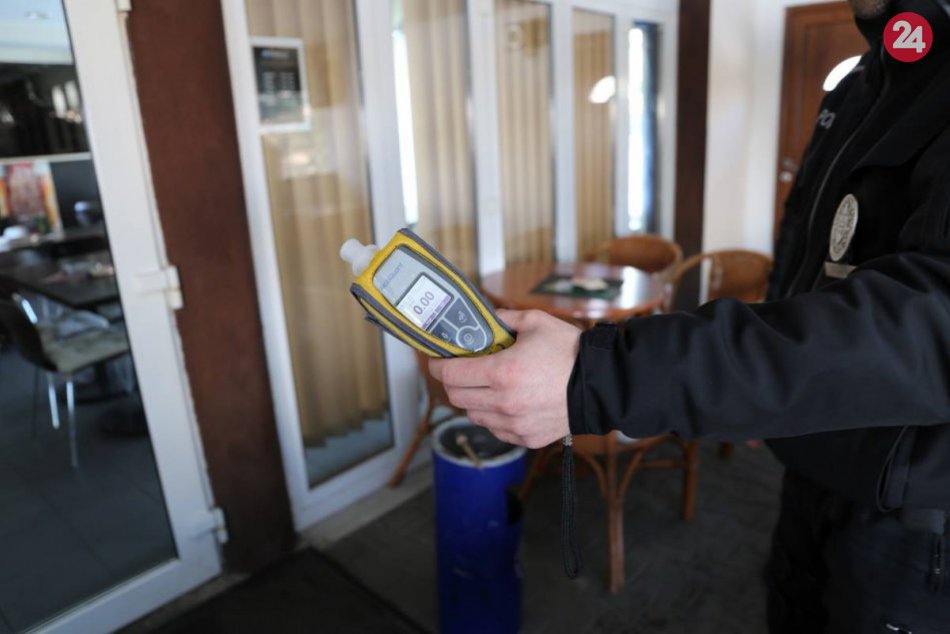 Policajti si posvietili na školákov v Nitre: Takto dopadla dychová skúška