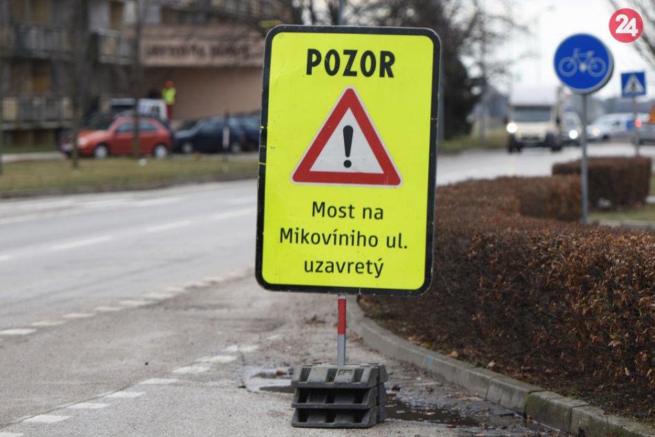 OBRATOM: Aktuálne situácia na Mikovíniho ulici