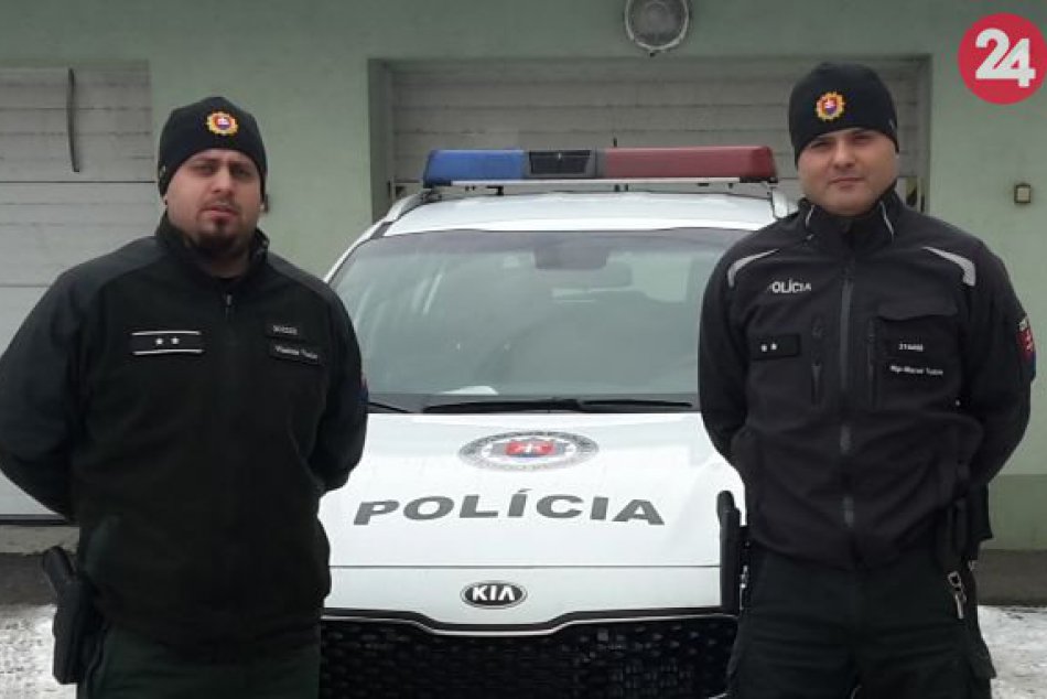 Dvaja policajti zachránili muža pred tým najhorším rozhodnutí v jeho živote