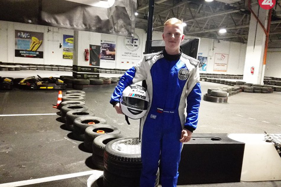 Levente Szabó okúsi vo farbách Nových Zámkov Svetovú sériu