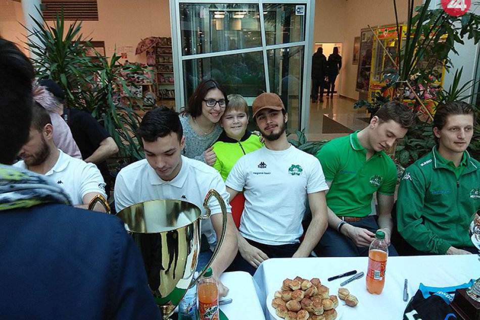 Autogramiáda hráčov MHC Nové Zámky